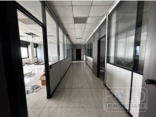 Ufficio in Vendita a San Martino Buon Albergo, 197'000€, 264 m²