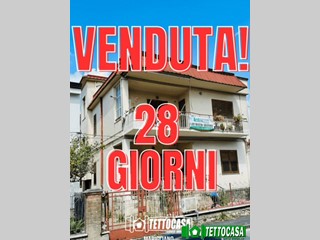 Villa in Vendita a Marigliano, 325'000€, 250 m²