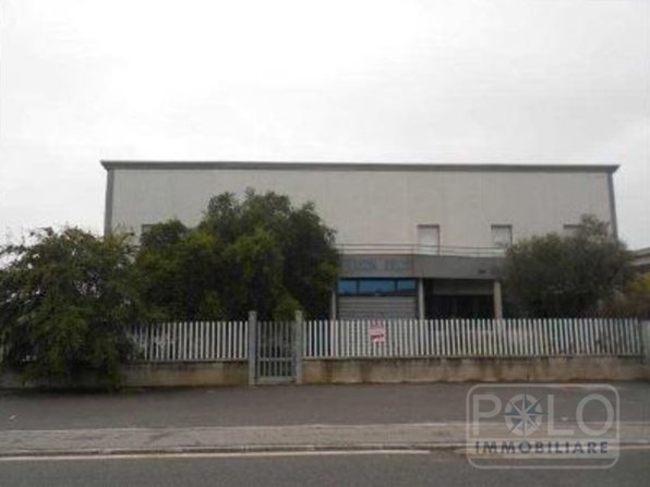 Capannone in Vendita a Ghedi, 605'000€, 1517 m²