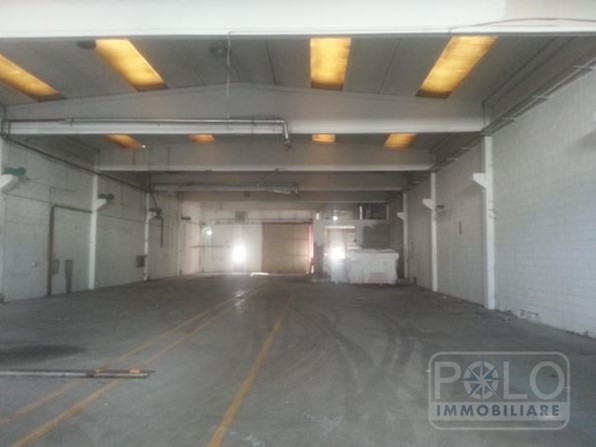 Capannone in Vendita a Mornico al Serio, 977'075€, 2671 m²