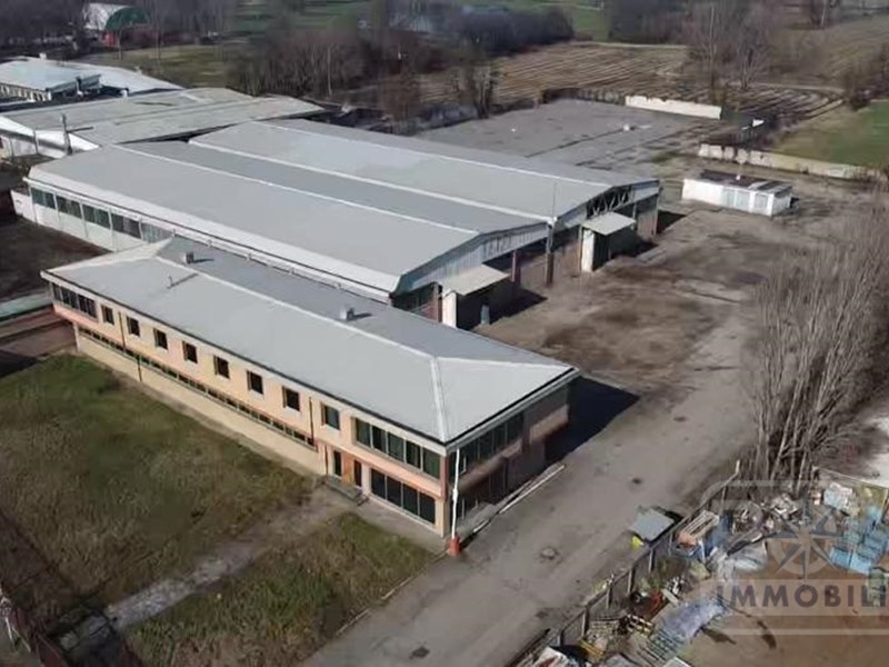 Capannone in Vendita a Bubbiano, 1'600'000€, 4000 m²