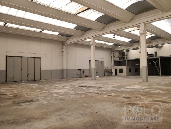 Capannone in Vendita a Pognano, 1'111'000€, 2735 m²