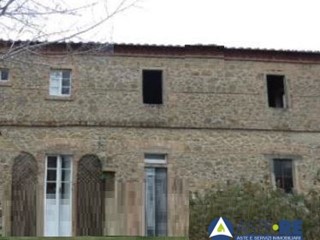 Attività commerciale in Vendita a Pomarance, 233'662€, 212412 m²