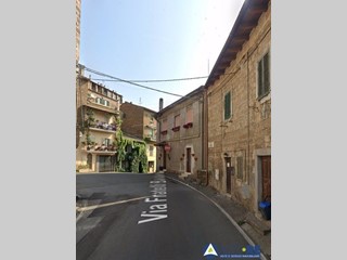 Bilocale in Vendita a Bassano Romano, 34'500€, 72 m²