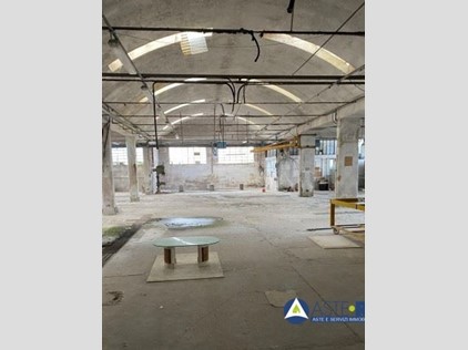 Capannone in Vendita a Ponsacco, 113'000€, 1340 m²