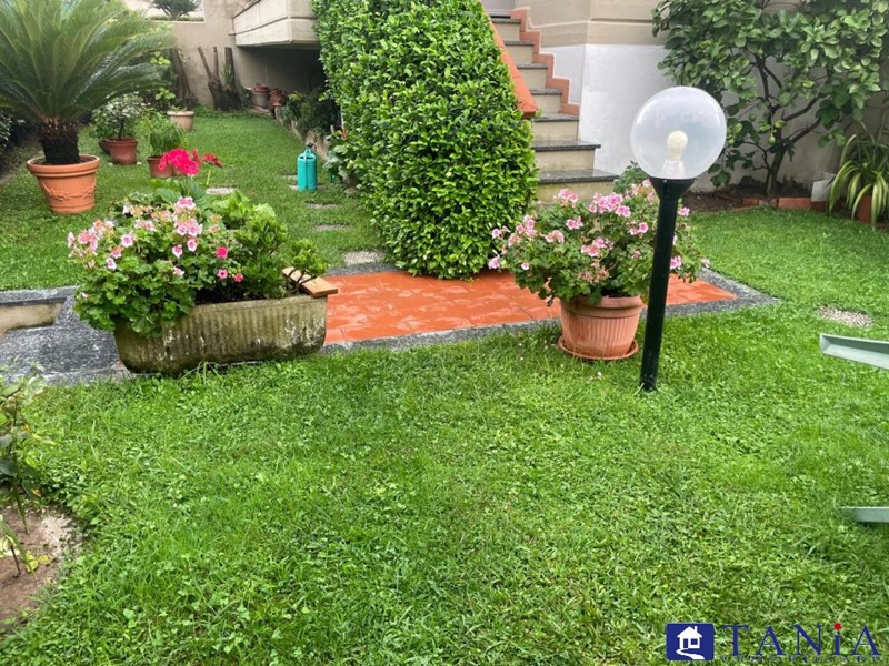 Casa Semi Indipendente in Vendita a Carrara, 370'000€, 200 m²