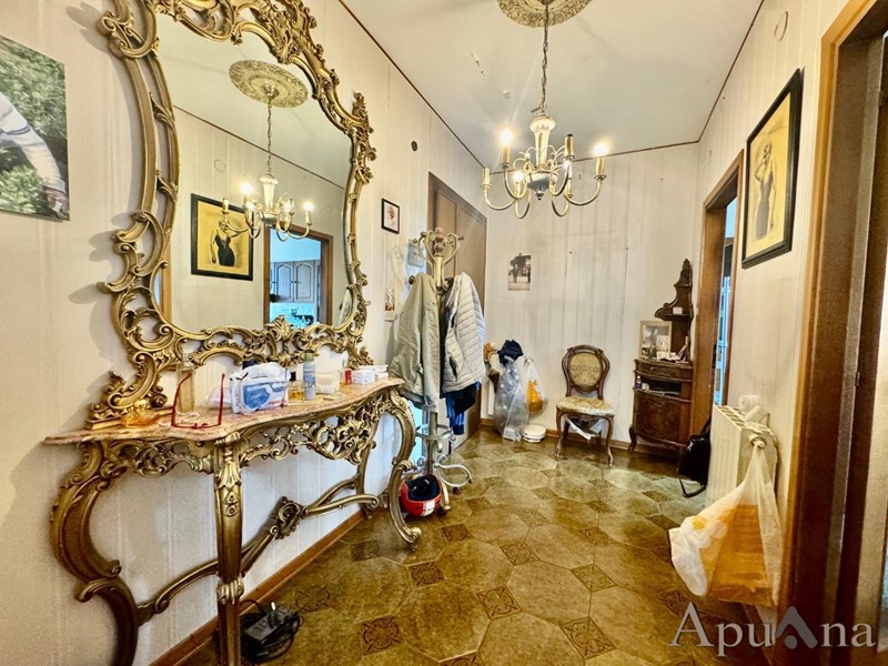 Appartamento in Vendita a Massa, 250'000&euro;, 130 m²