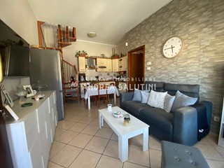 Trilocale in Vendita a Santa Maria a Monte, zona Ponticelli, 116'000€, 70 m², con Box