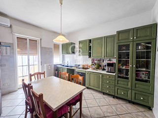 Appartamento in Vendita a Brindisi, 149'000&euro;, 148 m²