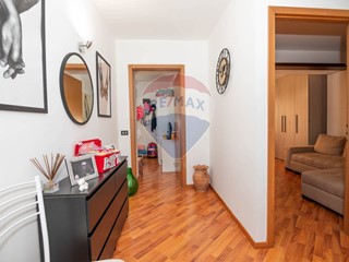 Ufficio in Vendita a Caltagirone, 38'000€, 68 m²