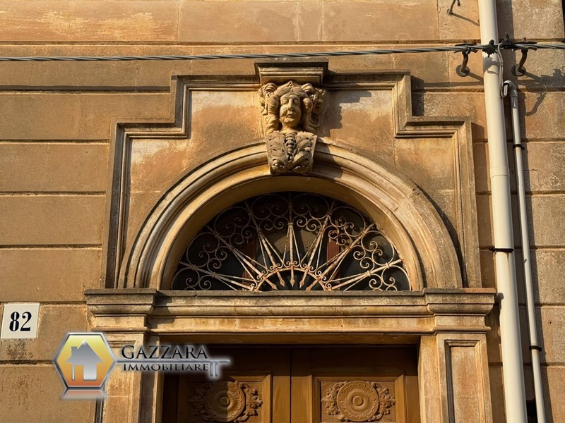 Casa Indipendente in Vendita a Canicattini Bagni, 29'000€, 132 m²