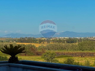 Attico in Vendita a Fiumicino, 197'000€, 60 m²