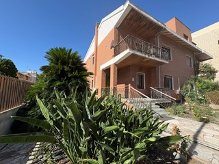Villa in Vendita a Cagliari, 300 m²