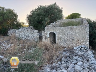 Terreno edificabile in Vendita a Canicattini Bagni, 49'000€, 33000 m²