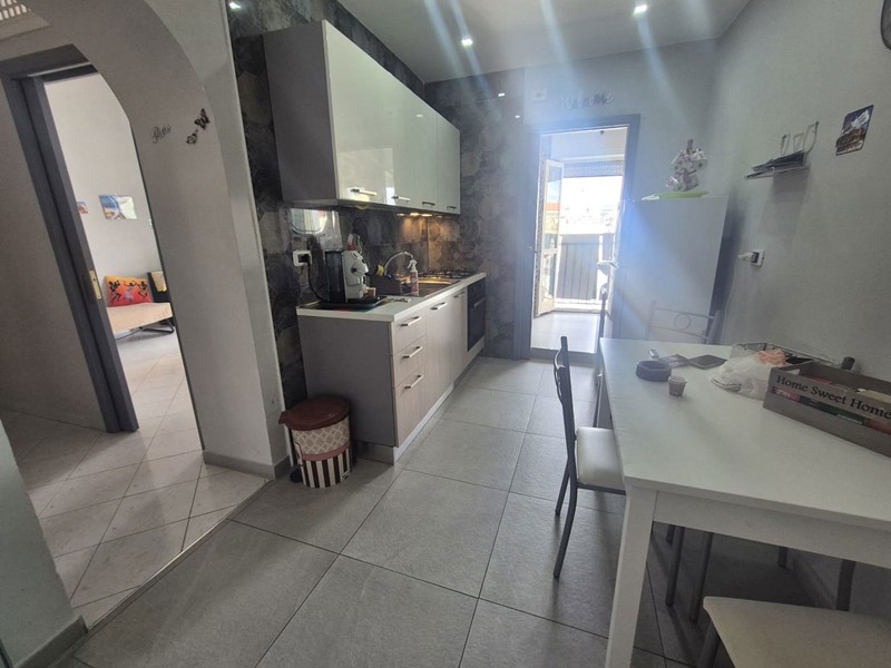Bilocale in Vendita a Napoli, 170'000€, 70 m²