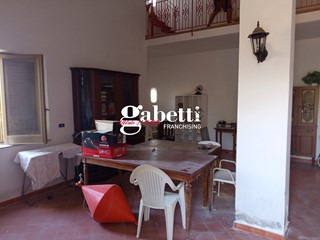 Villa in Vendita a Sant'Agata di Militello, 150'000&euro;, 270 m²