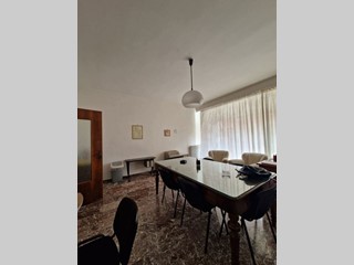 Appartamento in Vendita a Brindisi, 118'000&euro;, 150 m²