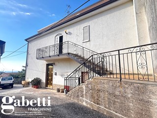 Trilocale in Vendita a Sant'Agata di Militello, 85'000€, 95 m²