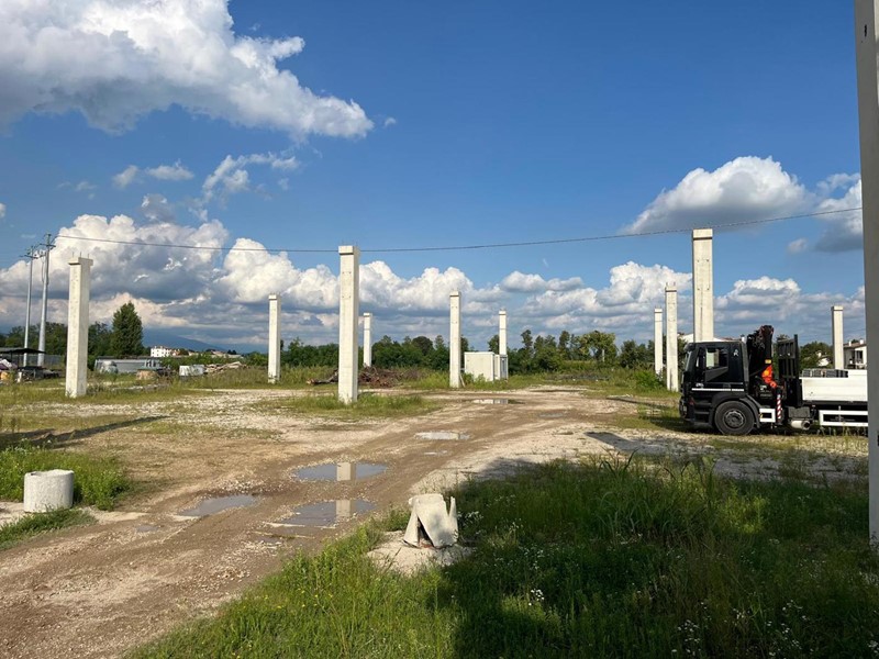 Capannone in Vendita a Cassola, 1'750'000€, 3300 m²