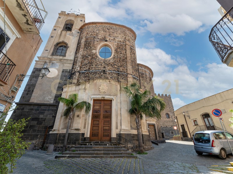 Casa Indipendente in Vendita a Motta Sant'Anastasia, 26'000€, 80 m², con Box