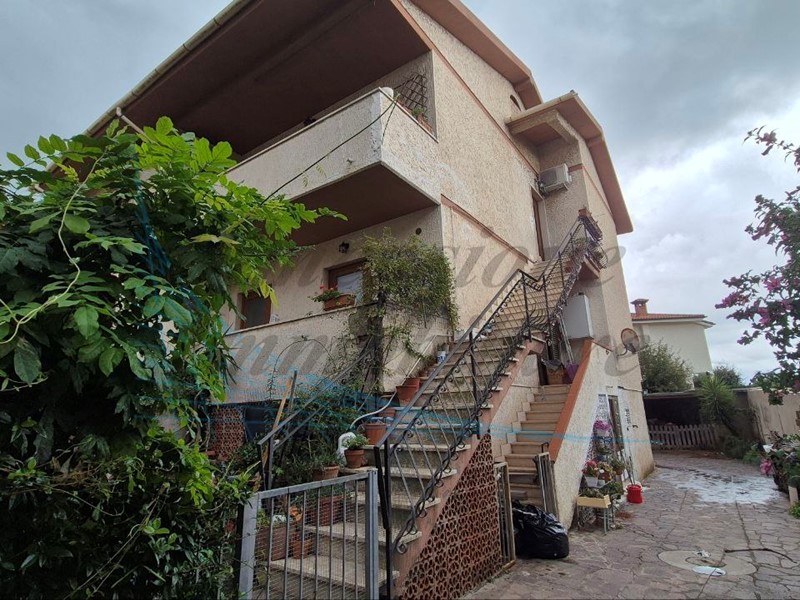 Trilocale in Vendita a Rosignano Marittimo, zona Rosignano Solvay, 69'000&euro;, 67 m²