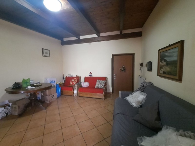 Trilocale in Vendita a Roma, zona Finocchio, 99'000&euro;, 77 m²