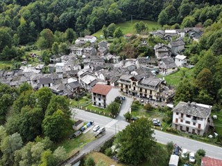 Appartamento in Vendita a Lemie, 17'000€, 90 m², arredato, con Box