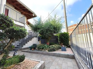 Bilocale in Vendita a Ponte San Pietro, 168'000&euro;, 75 m², con Box