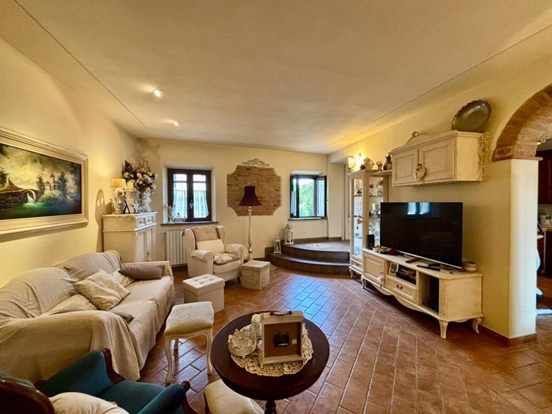 Casa Indipendente in Vendita a Terricciola, zona Chientina, 230'000€, 210 m²