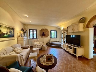 Casa Indipendente in Vendita a Terricciola, zona Chientina, 230'000€, 210 m²