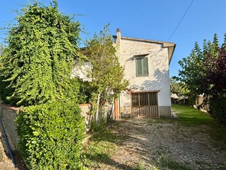 Casa Indipendente in Vendita a Terricciola, zona Selvatelle, 250'000€, 180 m², arredato, con Box