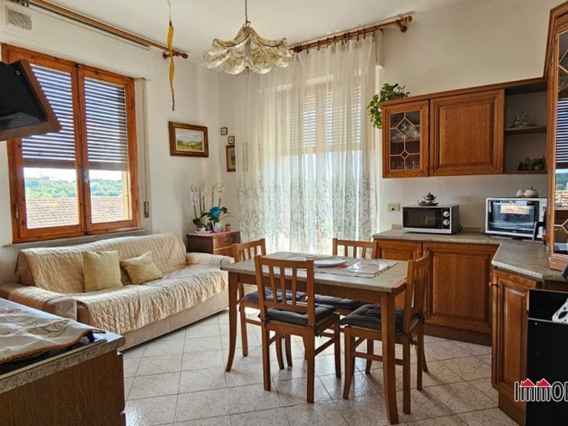 Bilocale in Vendita a Colle di Val D'Elsa, 128'000&euro;, 53 m²
