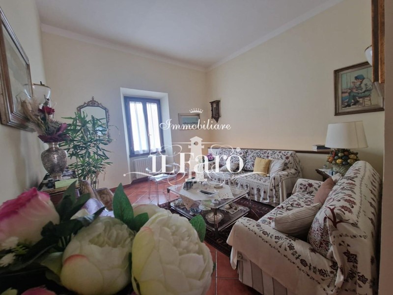 Appartamento in Vendita a Signa, 470'000€, 150 m², con Box