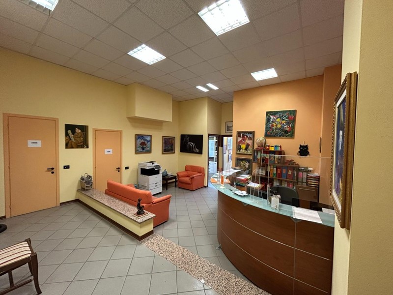 Ufficio in Affitto a Siena, 1'200€, 85 m²