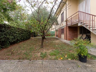 Villa in Vendita a Capraia e Limite, 460'000€, 170 m², con Box