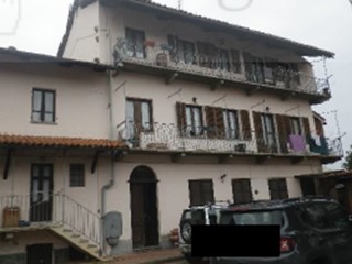 Casa Indipendente in Vendita a Valperga, 105'750€, 440 m²