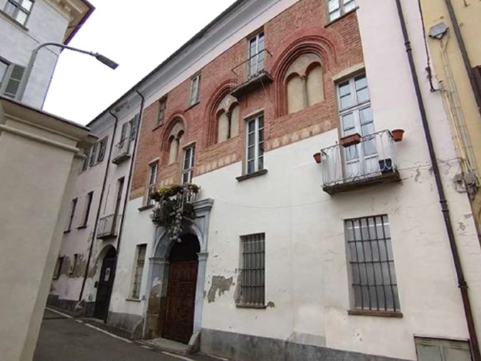 Appartamento in Vendita a Moncalieri, 120'000€, 117 m²