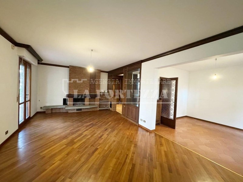 Appartamento in Vendita a Pisa, 495'000€, 152 m², con Box