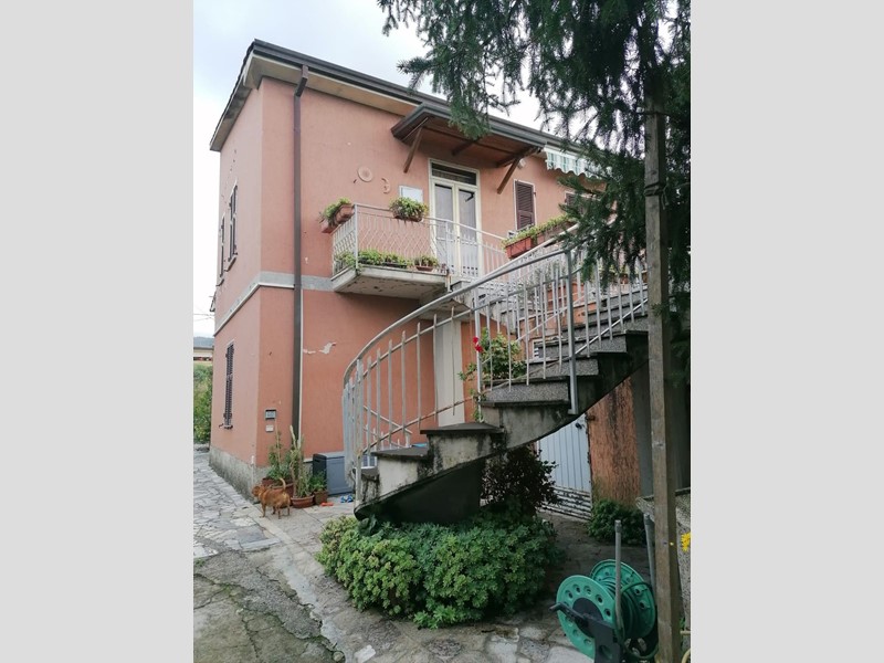 Casa Semi Indipendente in Vendita a Castelnuovo Magra, zona Molicciara, 170'000€, 133 m²