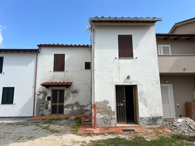 Casa Indipendente in Vendita a Santa Maria a Monte, zona Montecalvoli Basso, 130'000€, 136 m²