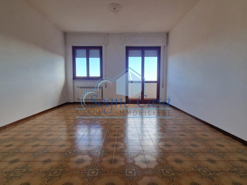 Appartamento in Vendita a Carrara, zona Marina di Carrara, 210'000€, 98 m²