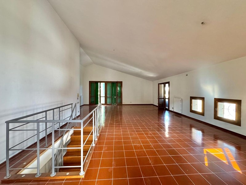 Appartamento in Vendita a Ponsacco, 285'000€, 250 m², con Box