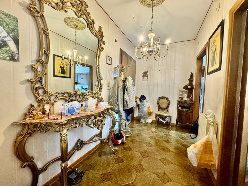 Appartamento in Vendita a Massa, 250'000&euro;, 130 m²