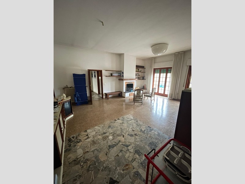 Casa Indipendente in Vendita a Vicopisano, zona San Giovanni Alla Vena, 200'000€, 290 m², con Box