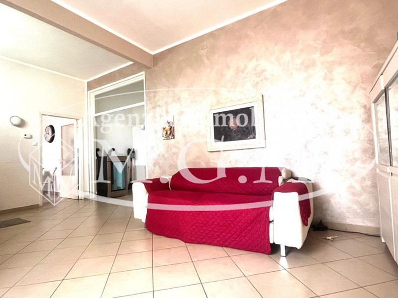 Quadrilocale in Vendita a Pontedera, 155'000€, 97 m², con Box