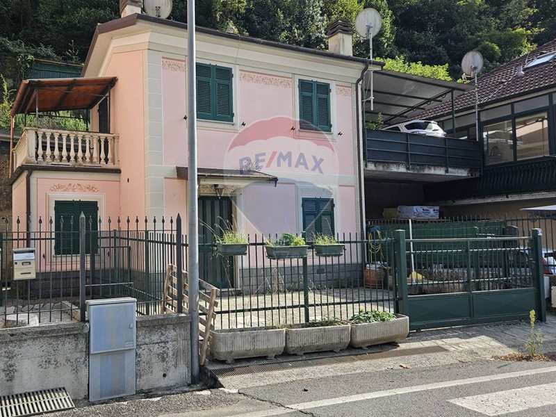 Casa Indipendente in Vendita a Cogorno, 155'000€, 70 m²