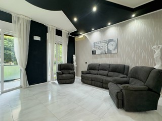 Quadrilocale in Vendita a Cinisello Balsamo, 295'000€, 136 m²