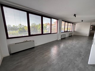 Ufficio in Affitto a Pordenone, 850€, 170 m²