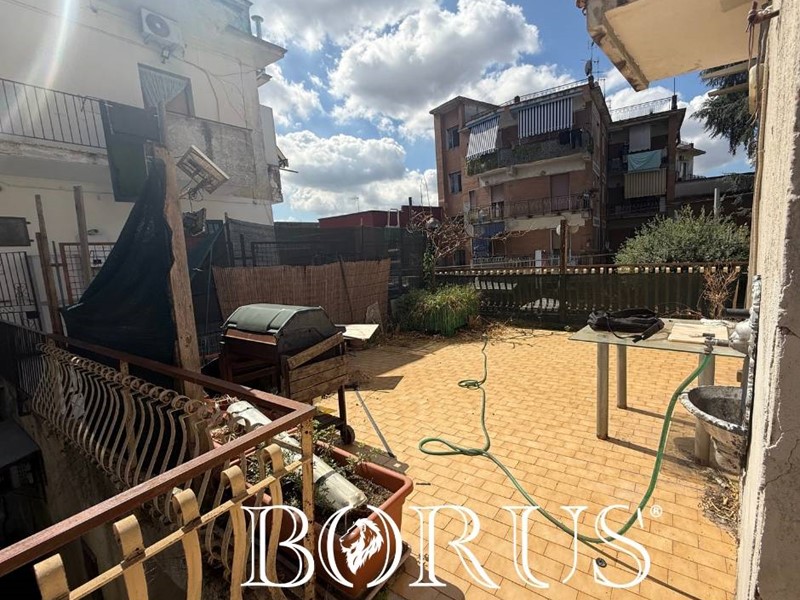 Trilocale in Vendita a Melito di Napoli, 85'000€, 75 m²