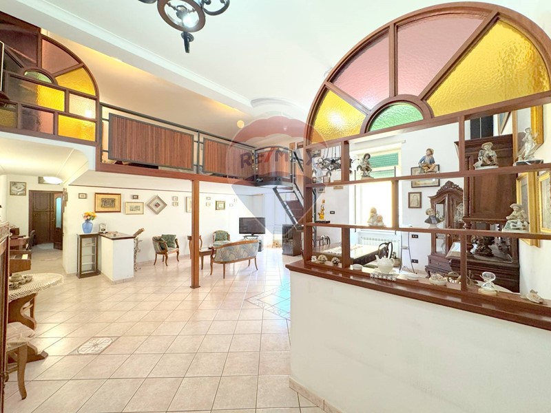 Quadrilocale in Vendita a Napoli, 430'000€, 130 m²